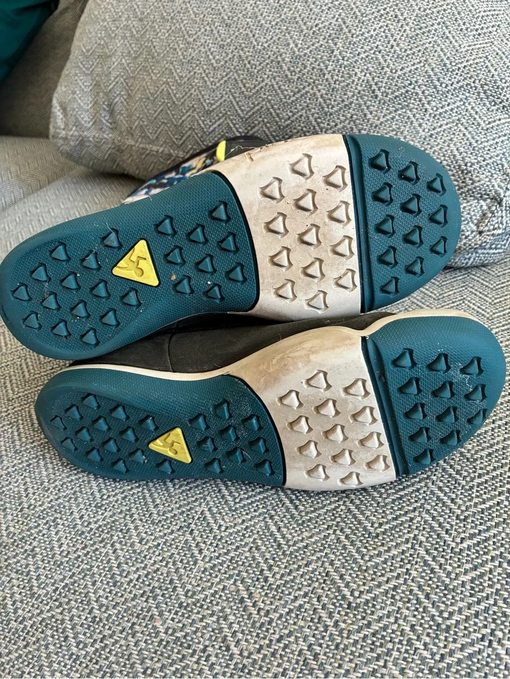 Plae Kids Thandi rain boots size 2 youth